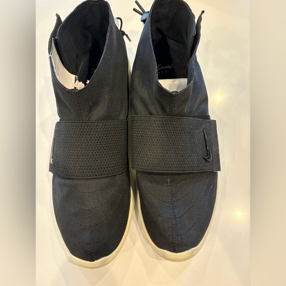 Nike Men’s fear of god collab Sneakers with Strap size 9.5